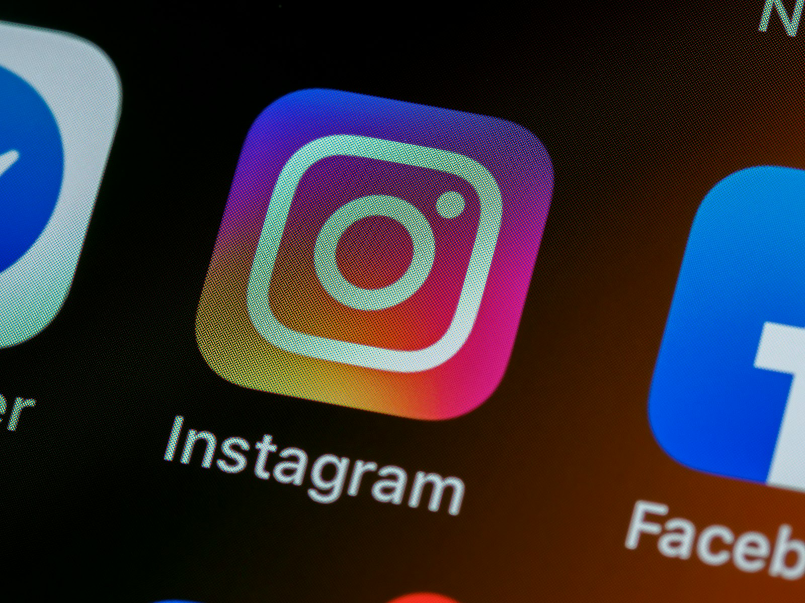 Instagram ve Facebook sosyal medya yönetimi